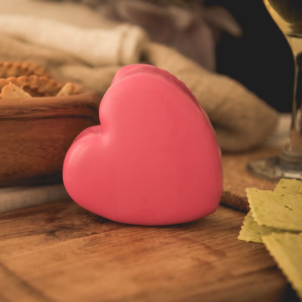 Heart of Lincolnshire Mature, a 200g truckle of flavoured cheddar